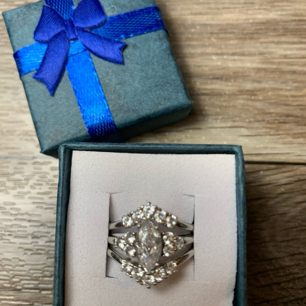 Elegant Silver Women's Ring